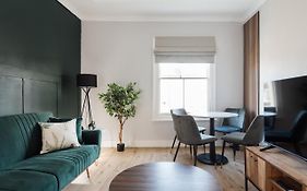 Stunning & Stylish 2 Bed Flat In West London