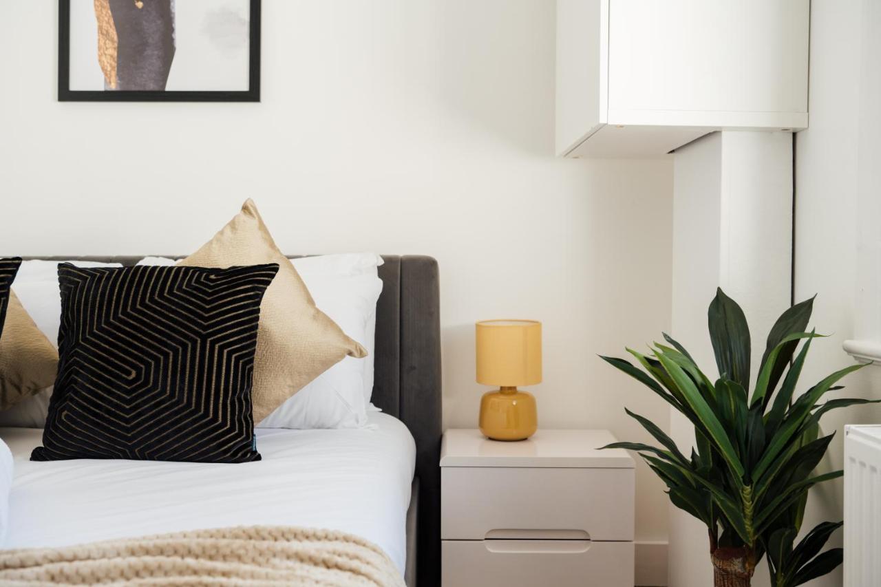 Stunning & Stylish 2 Bed Flat In West London Apartment Exterior photo
