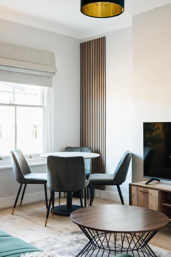 Stunning & Stylish 2 Bed Flat In West London Apartment Exterior photo