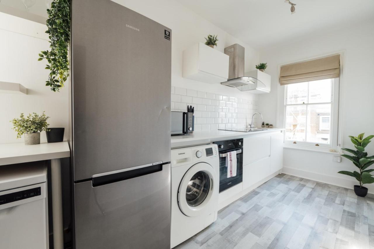 Stunning & Stylish 2 Bed Flat In West London Apartment Exterior photo