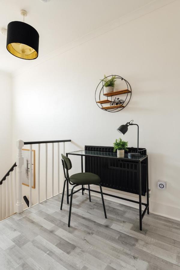 Stunning & Stylish 2 Bed Flat In West London Apartment Exterior photo