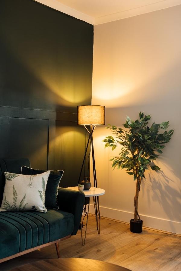 Stunning & Stylish 2 Bed Flat In West London Apartment Exterior photo